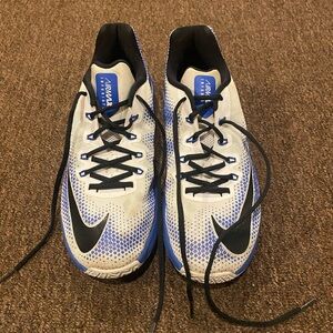 EUC Men’s Sz 12 Nike AirMax infuriate sneakers athletic running shoes active
